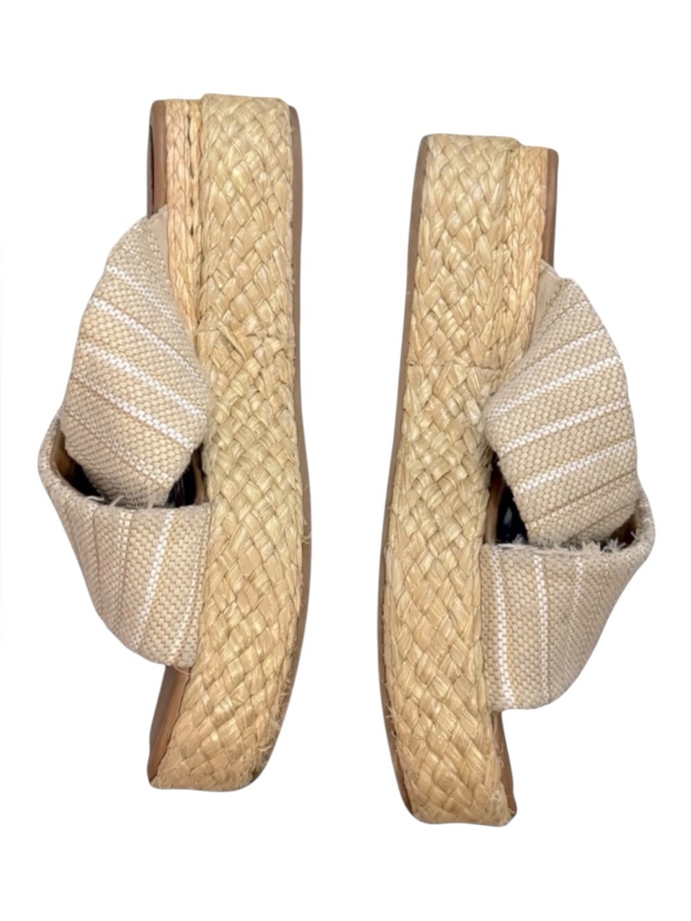 Universal Thread Beige Woven Sandals